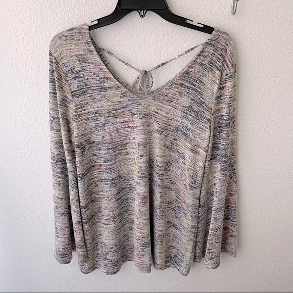 Cupio Bell Sleeve Blouse - Picture 6 of 8